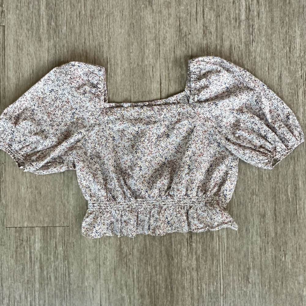 Women’s Uniqlo Flower Cropped Top